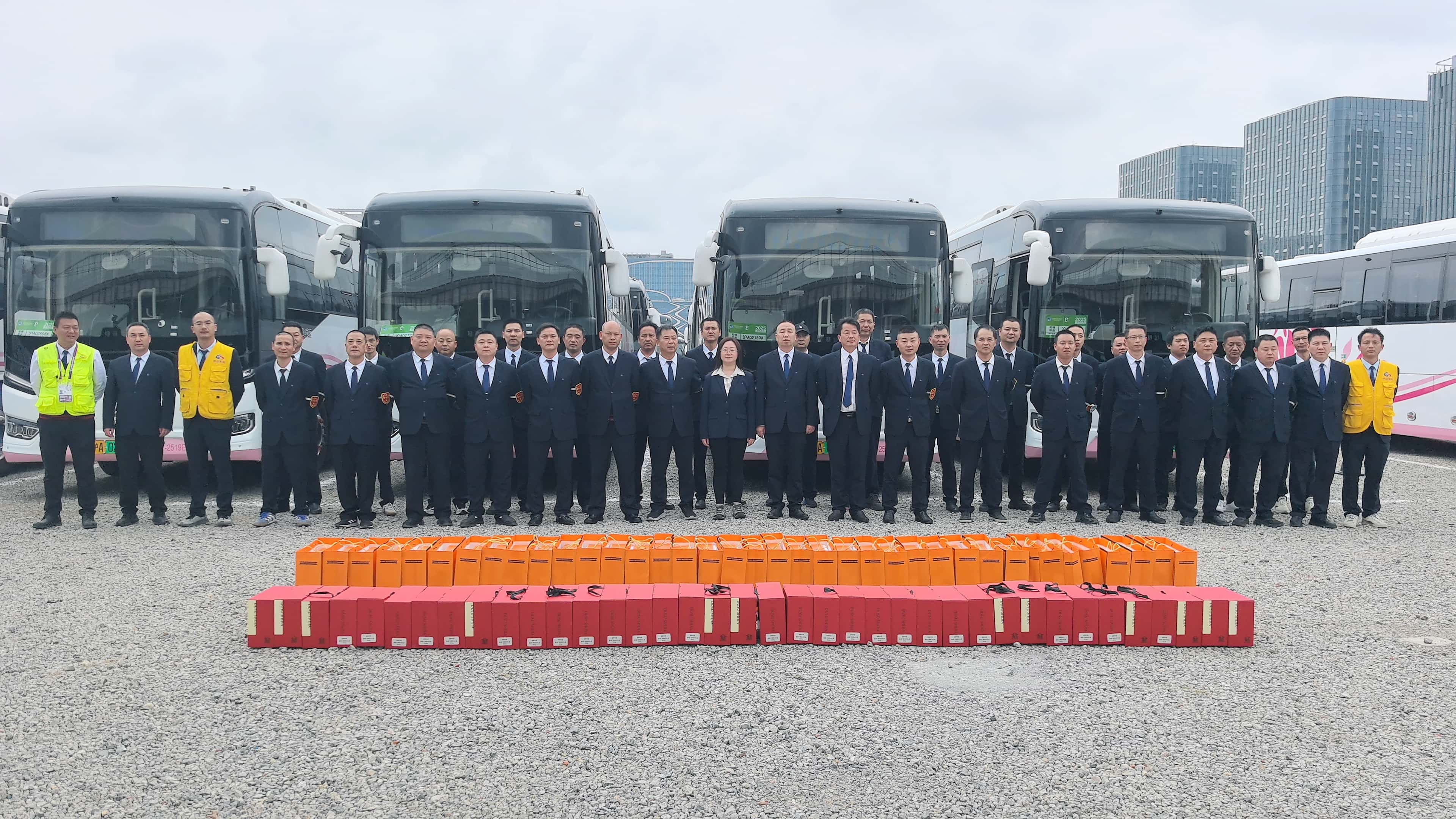 情暖进博 | 公司工会亲切慰问进博现场保障员工 封面图片